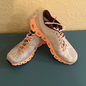 On Cloud Tec 9.5 women’s sneakers